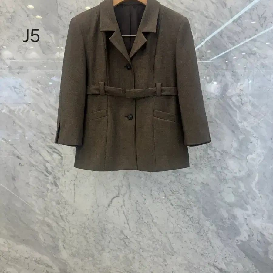 js뉴욕스타일신상(당일발송)벨트 포인트 8부 소매 브라운 오버핏 자켓j5