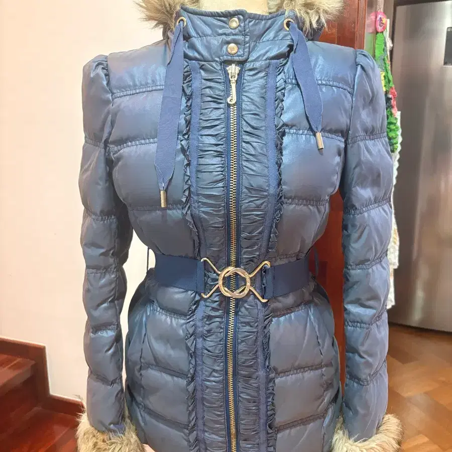 Juicy Couture 쥬시꾸뛰르 퍼 프릴 패딩 (블루 네이비)
