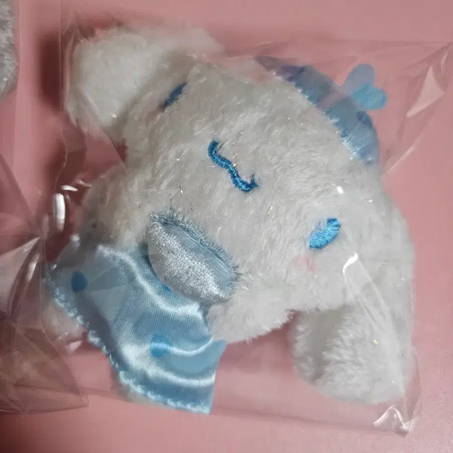 산리오 시나모롤 인형 하늘색 옷 키링