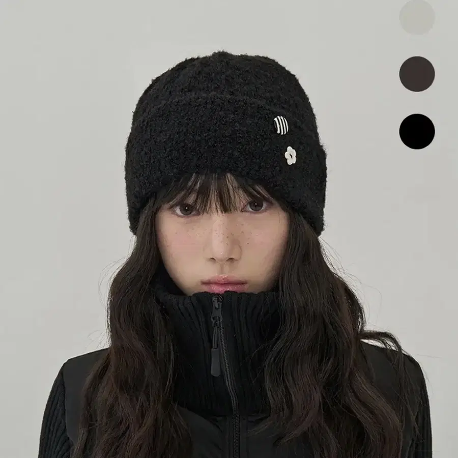 토피 우먼 W 버튼 포인트 비니 블랙