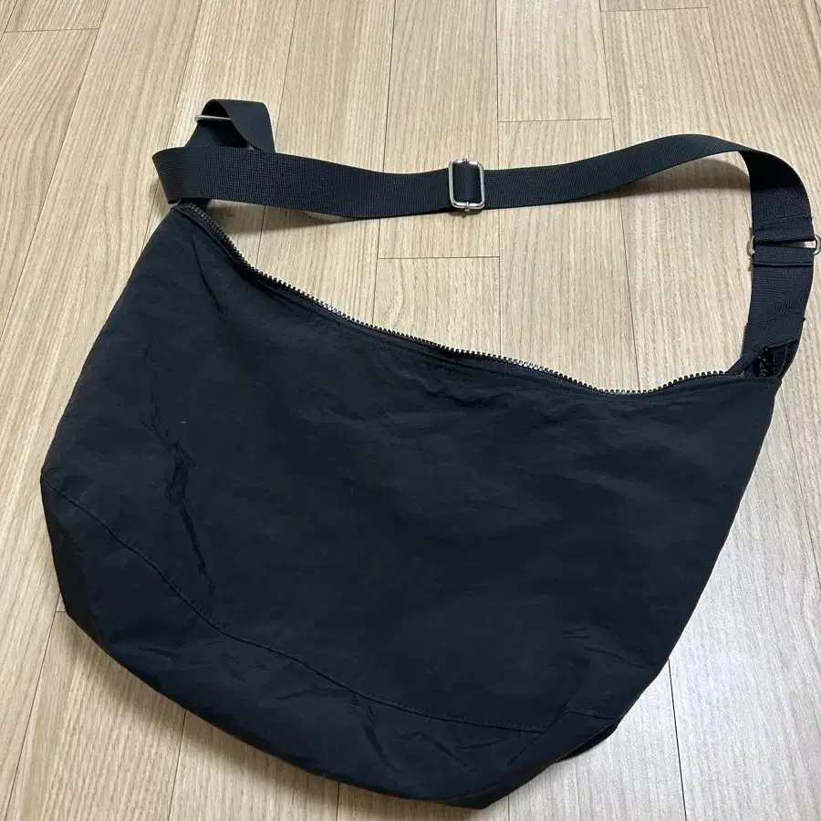 블랙 나일론 숄더백
