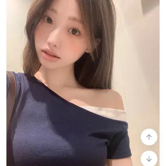 영앤리치 원오프숄더 반팔
