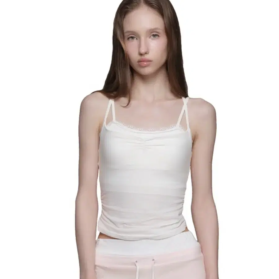 클리시어 스트로베리 밀크 슬리브리스 탑 Strawberry milk sleeveless top White