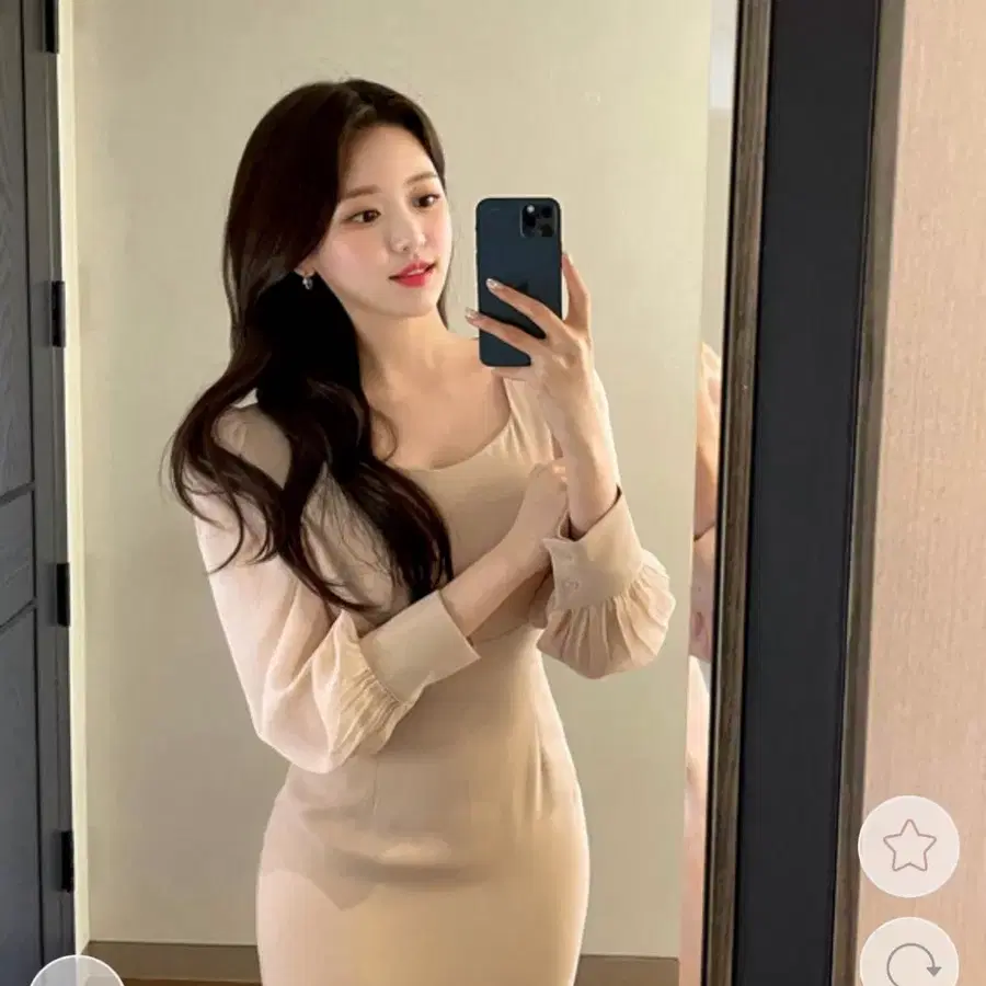 핑크 스퀘어넥 퍼프 소매 원피스