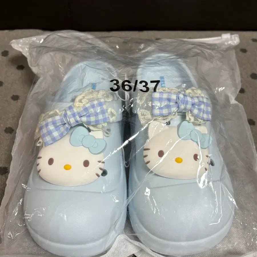 *새상품)헬로키티 샌들신발