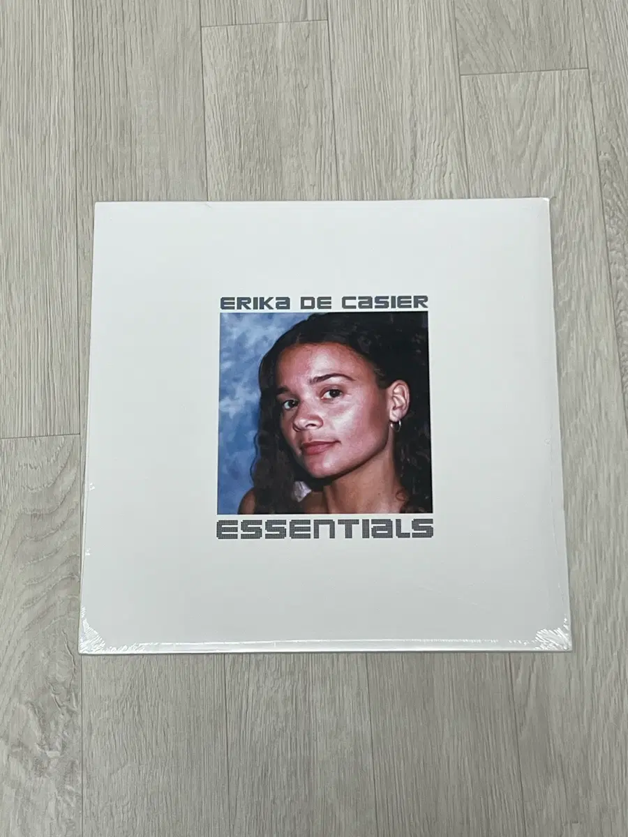 Erika de Casier - Essentials 미개봉 LP
