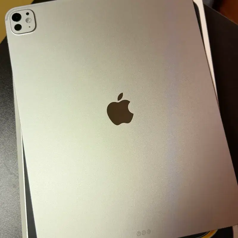 아이패드 프로 13 M5 256GB wifi 상태최상