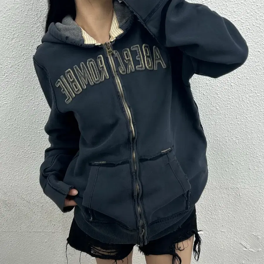 아베크롬비 센터로고 네이비 후드집업 M