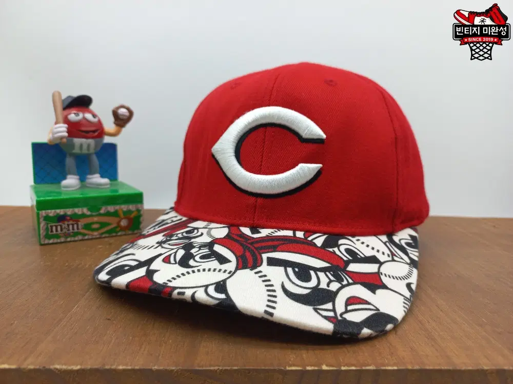 MLB 신시내티 레즈 야구공 마스코트 캐릭터 팝아트 패턴 배색 스냅백 야구 모자 레드