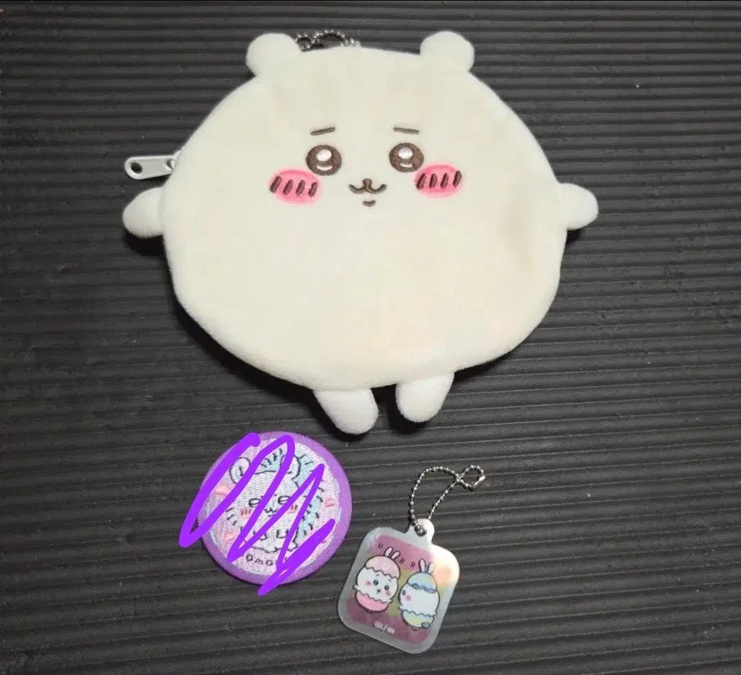 납작 치이카와 쿠지 파우치+하치와레 가챠 키링