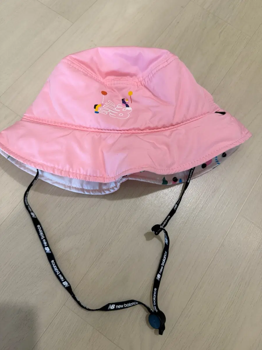 뉴발란스 양면 벙거지