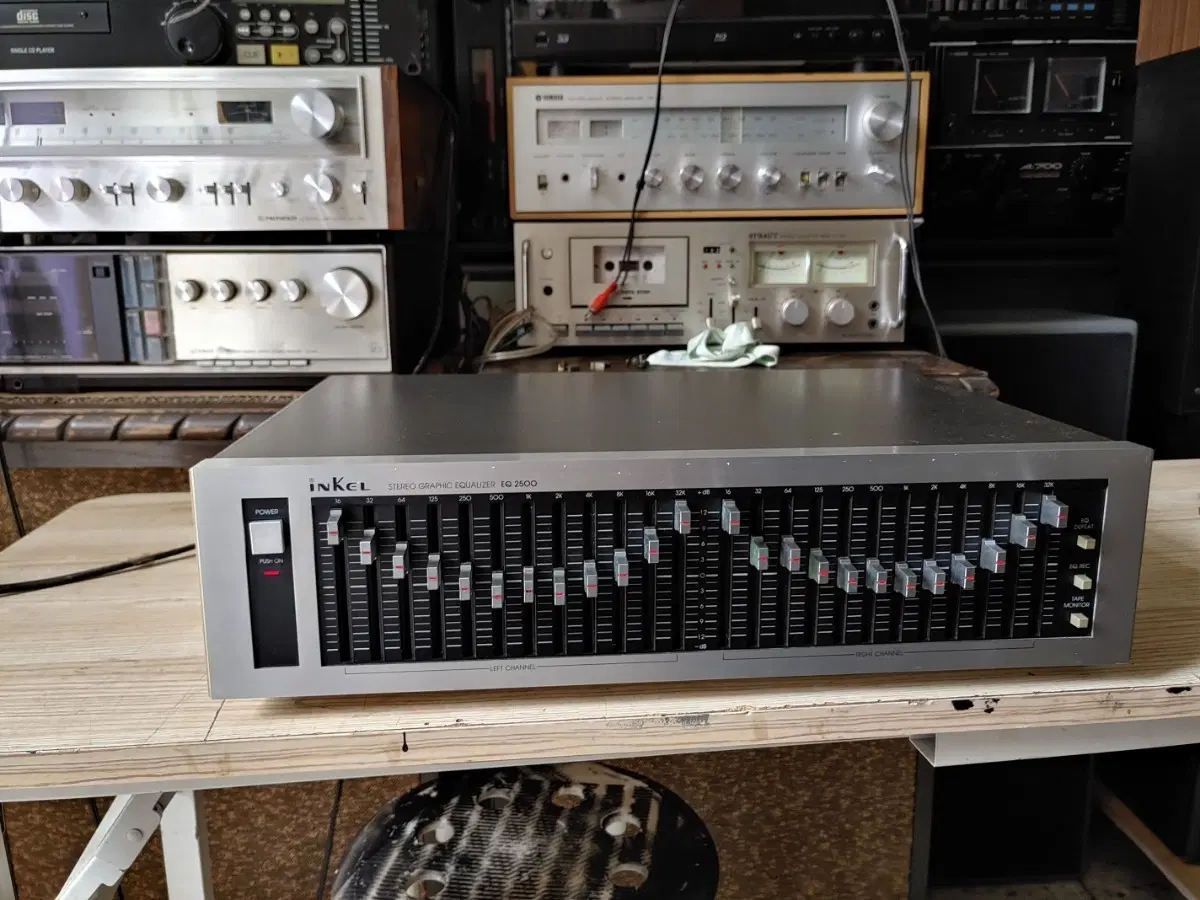 인켈 EQ 2500 입니다