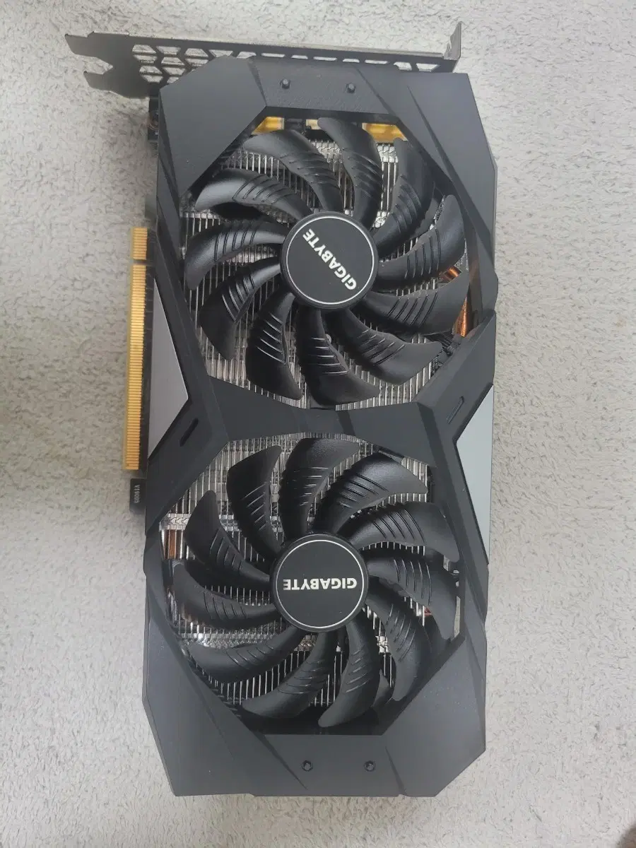 기가바이트 그래픽카드 RTX 1660