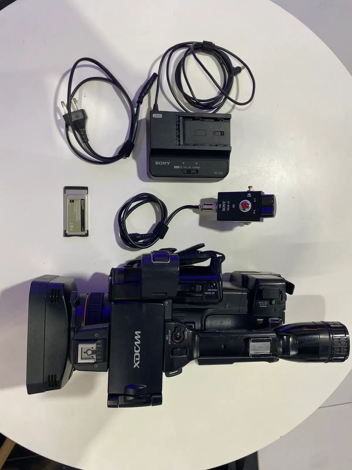 SONY PXW-X200 방송용 캠코더 + 충전기/유선리모컨 판매합니다