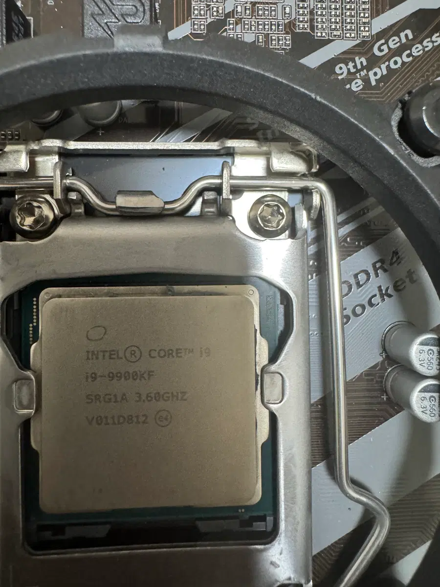 i9-9900kf + 기가보드 + 쿨러