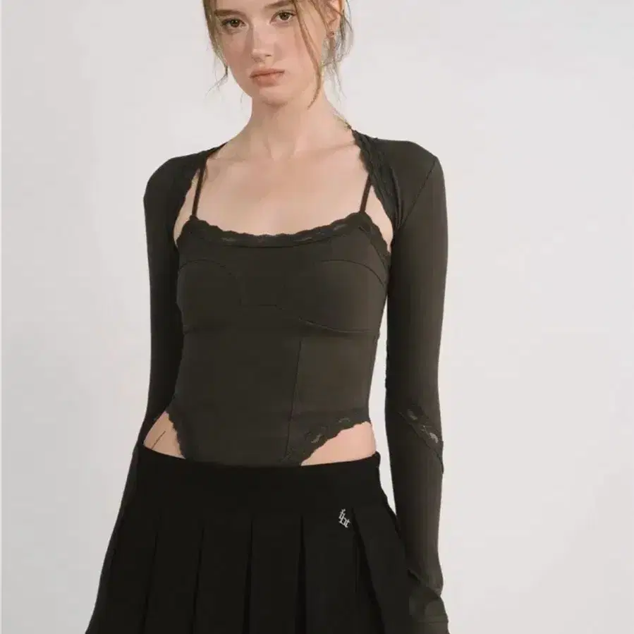 쓰리타임즈 Evelyn lace top 에블린 레이스탑 브라운