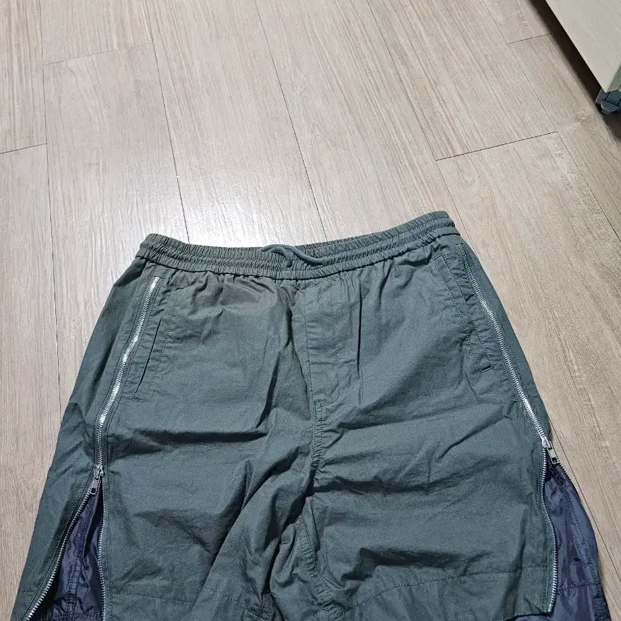 준지 22ss 반바지 입니다.