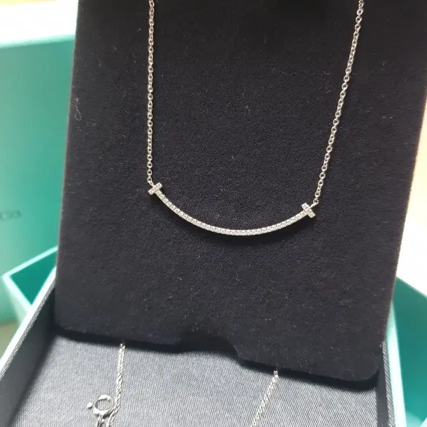 티파니앤코 다이아 스마일 18k 화이트 골드 목걸이 정품 사진 3