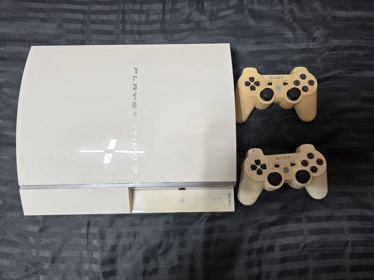 PS3 + 컨트롤러 2개 + 무브 2개 + 게임 4개