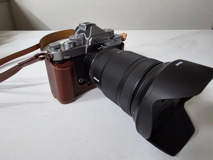 니콘 Zf 실버 + NIKKOR Z 24-120mm f/4 S 렌즈 판매