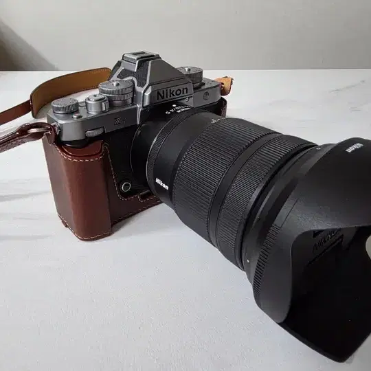 니콘 Zf 실버 + NIKKOR Z 24-120mm f/4 S 렌즈 판매
