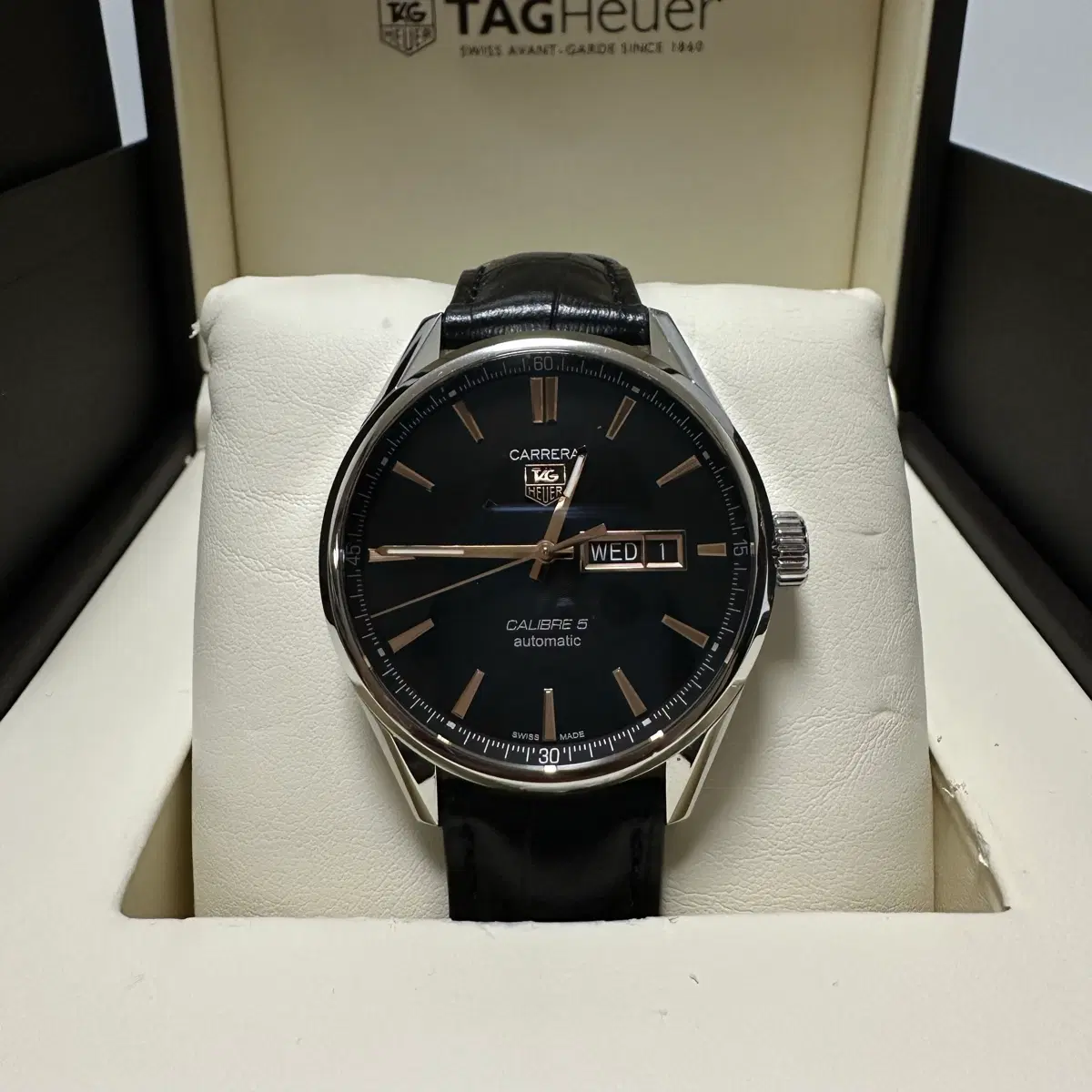 태그호이어 까레라 데이데이트 오토 검판 로즈골드 41mm 시계 WAR201C
