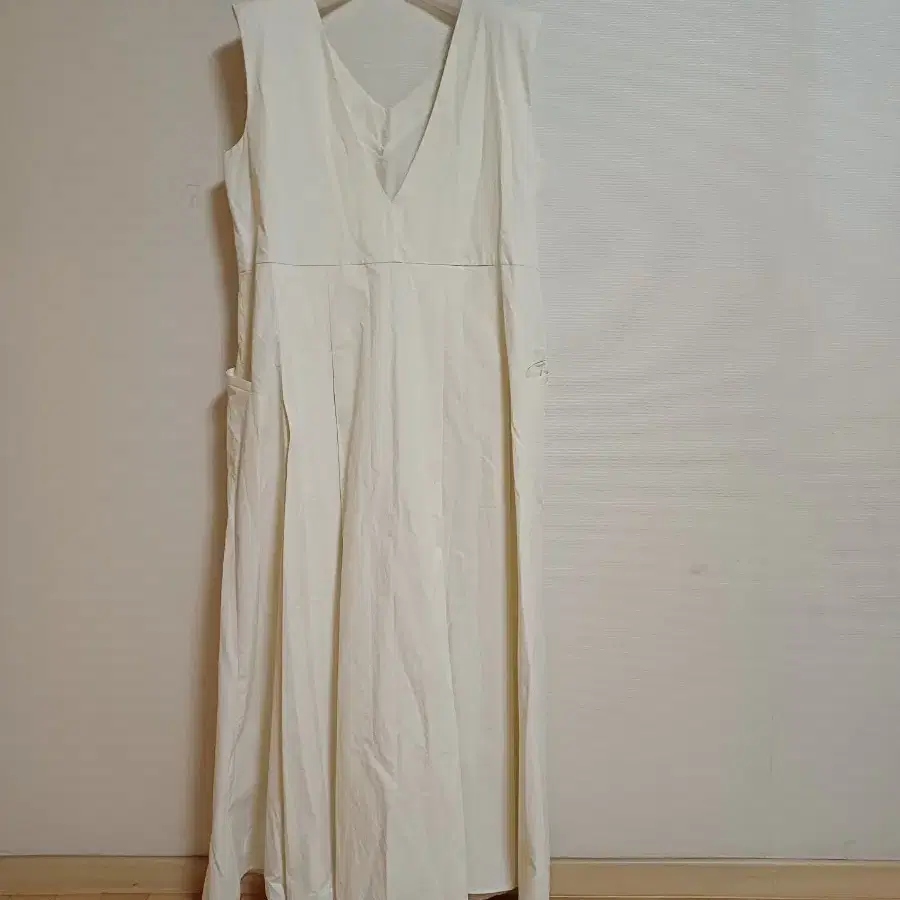 OUTFIT 드레스 판매합니다