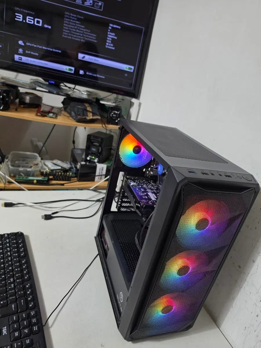 인텔 i3-10100F/D4 8램/M.2 SSD256/RX460