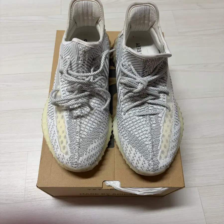 아디다스 이지부스트 350 V2 논리블렉티브 285 상태S+