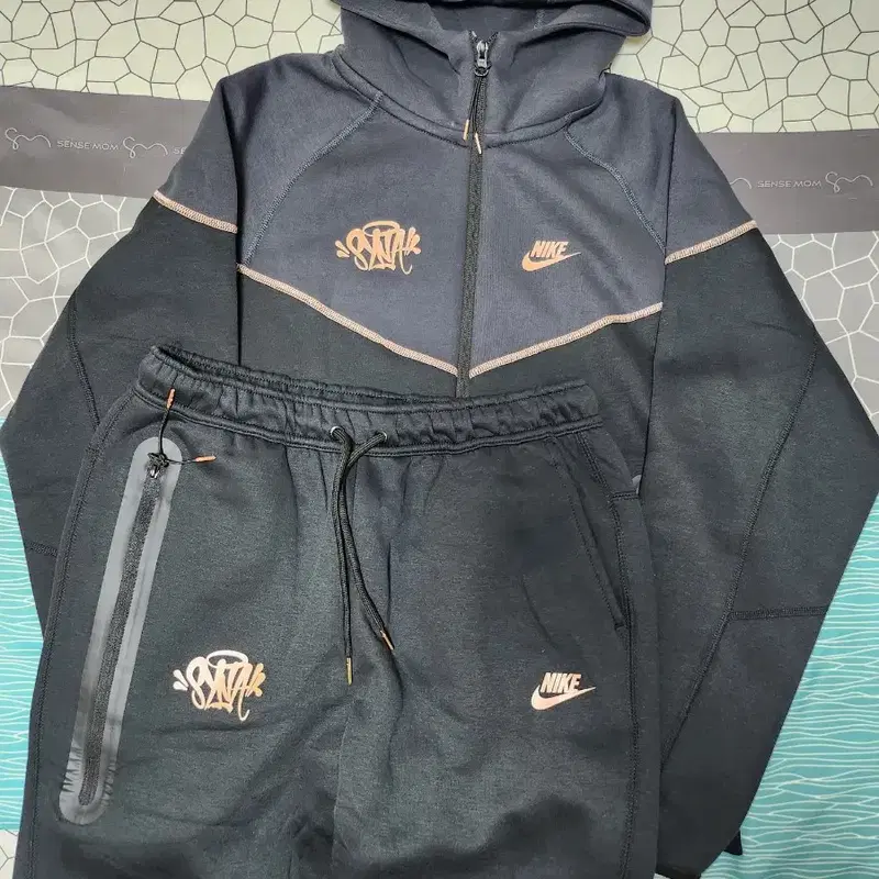 NIKE x SYNA 테크팩 팔아요