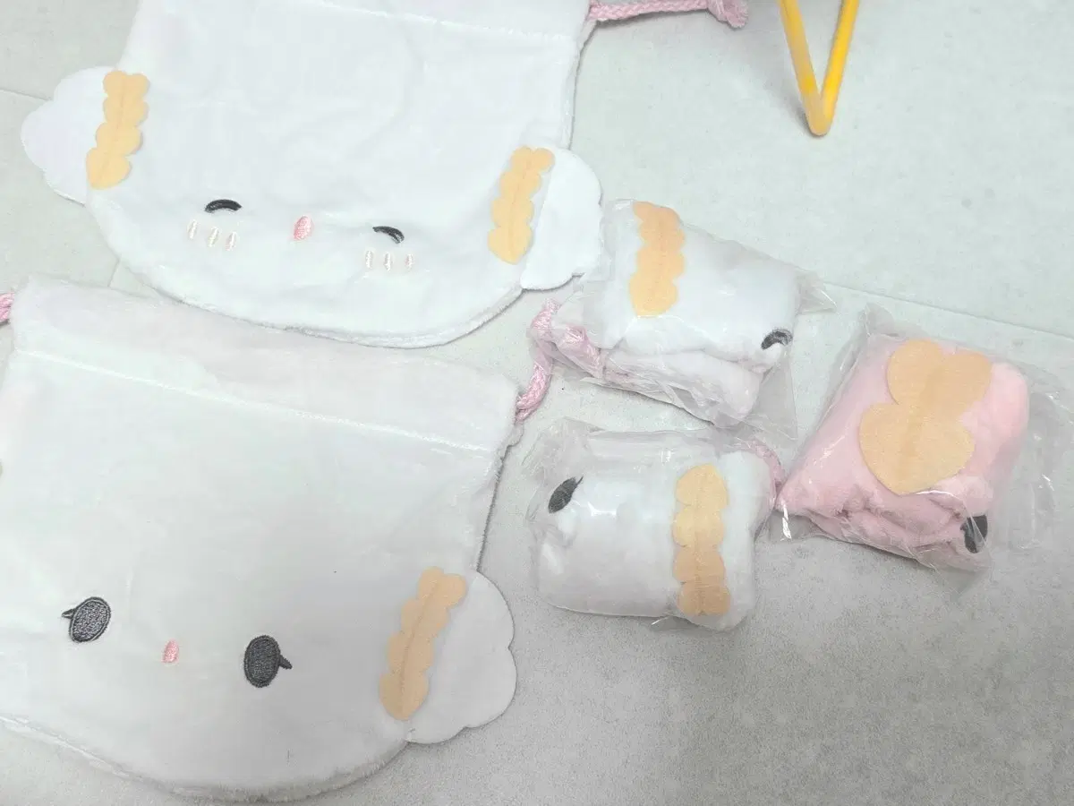 코기뮹 신상 가챠 파우치 후와후와 파우치