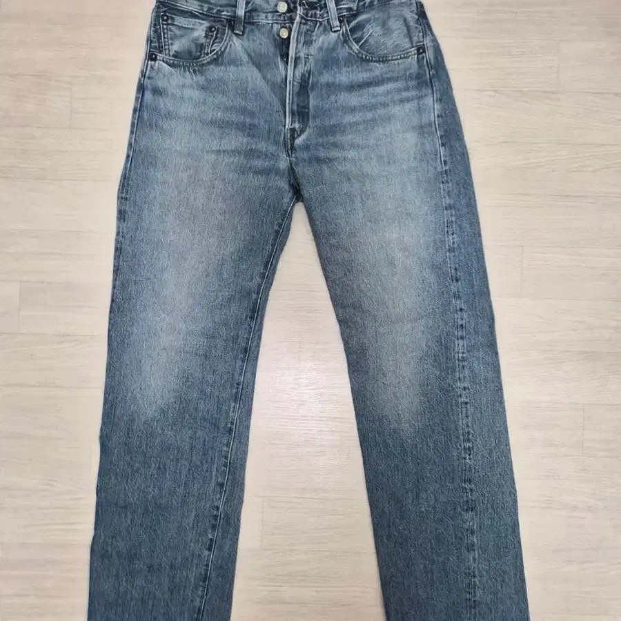 리바이스 55501 LVC 블랙잭 30W 32L 판매합니다.