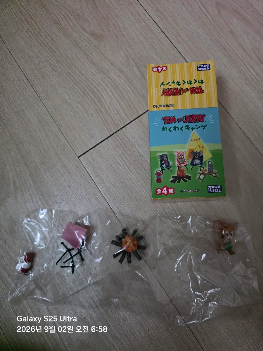 톰과제리 캠핑 가챠 피규어