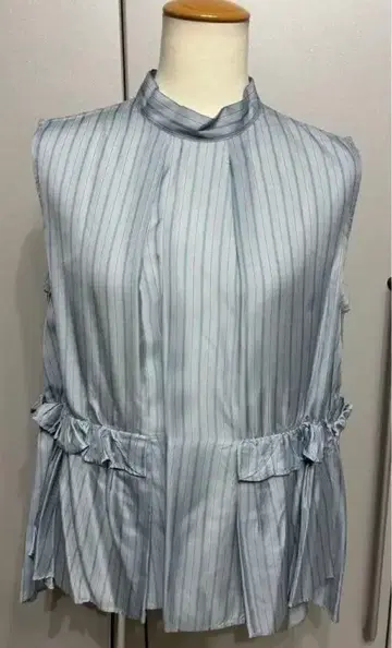 noir kei ninomiya 탑 블라우스 새상품급 (1771)