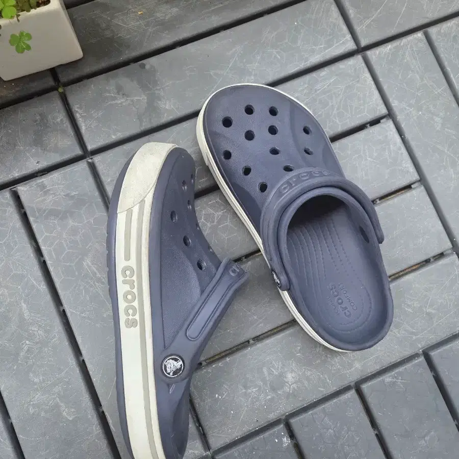 크록스 바야밴드 클로그 네이비 M6/W8 245