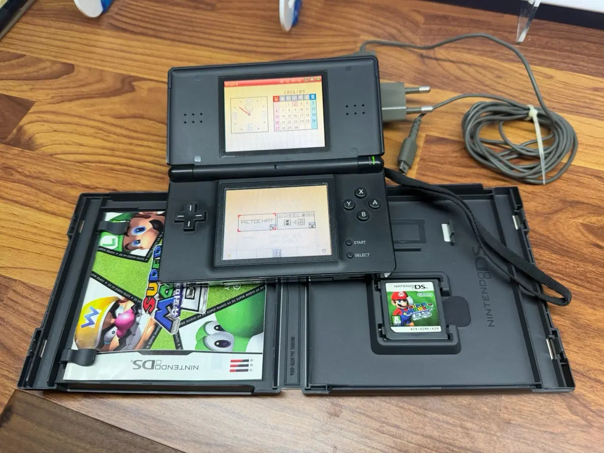 닌텐도 ds lite +슈퍼마리오 64 풀팩 판매합니다