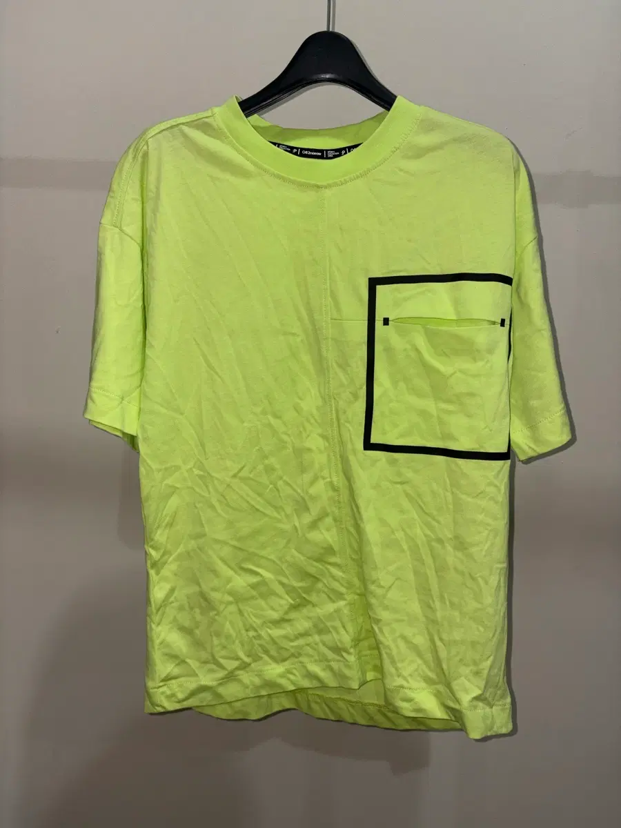 ZARA 키즈 네온 포켓 반팔티 150/68