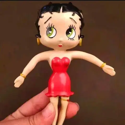 베티붑 빨간 원피스 피규어