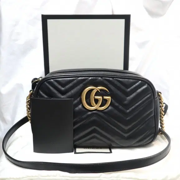 Gucci(구찌) 447632 블랙 마틀라세 쉐브론 금장 GG 마몽 스몰 체인 숄더백