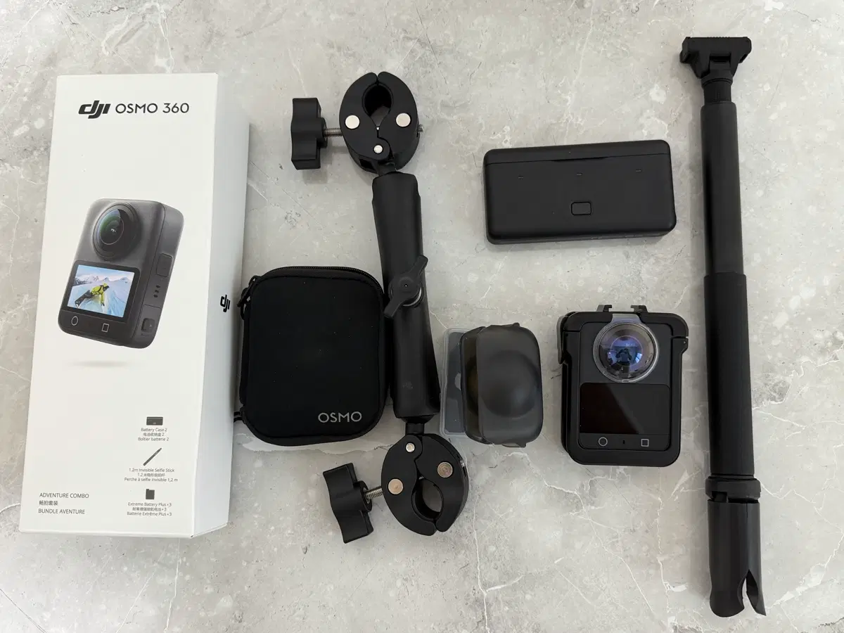 DJI Osmo 360 어드벤처 콤보 + DJI 케어 1년 이외 추가용품