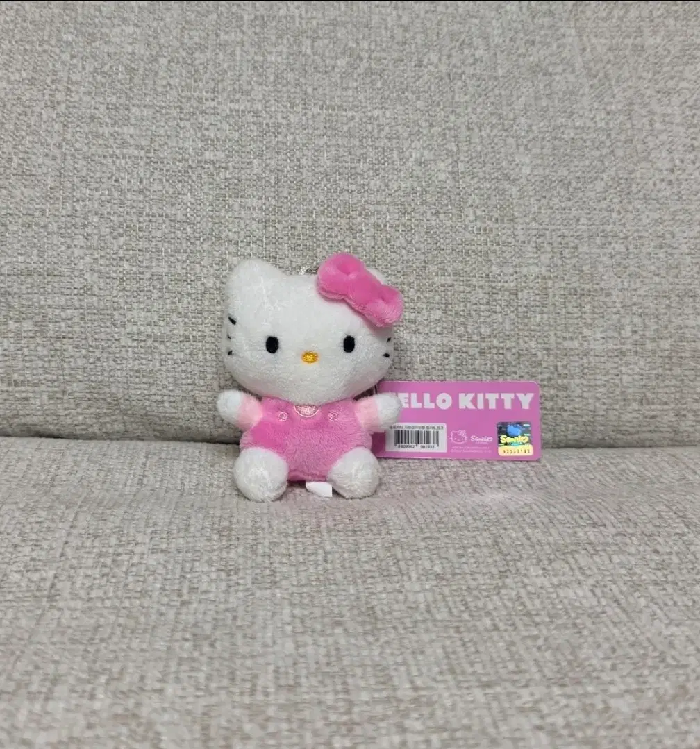 정품 산리오 헬로키티 컬러 핑크 8cm 키링 인형 가방고리 열쇠고리