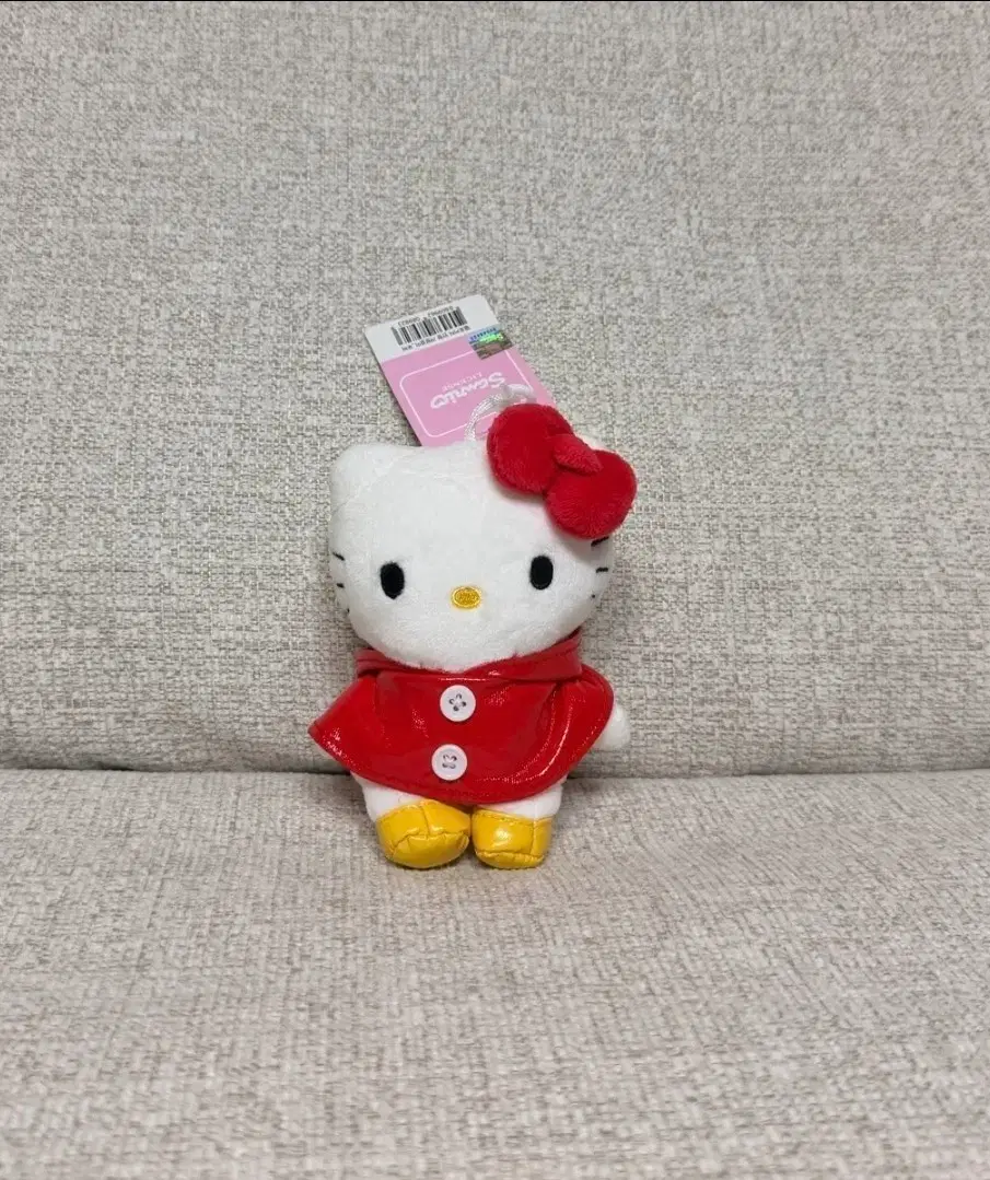 정품 산리오 헬로키티 우비 키링 인형 12cm