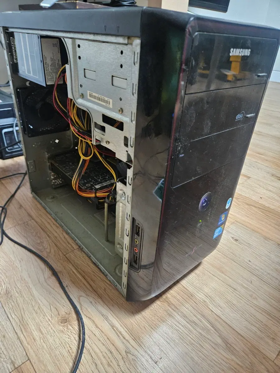 빠른 리눅스 데스크탑 본체 (문서/웹서핑용) (i3 / RAM 4GB / SSD 120GB + HDD 500GB)