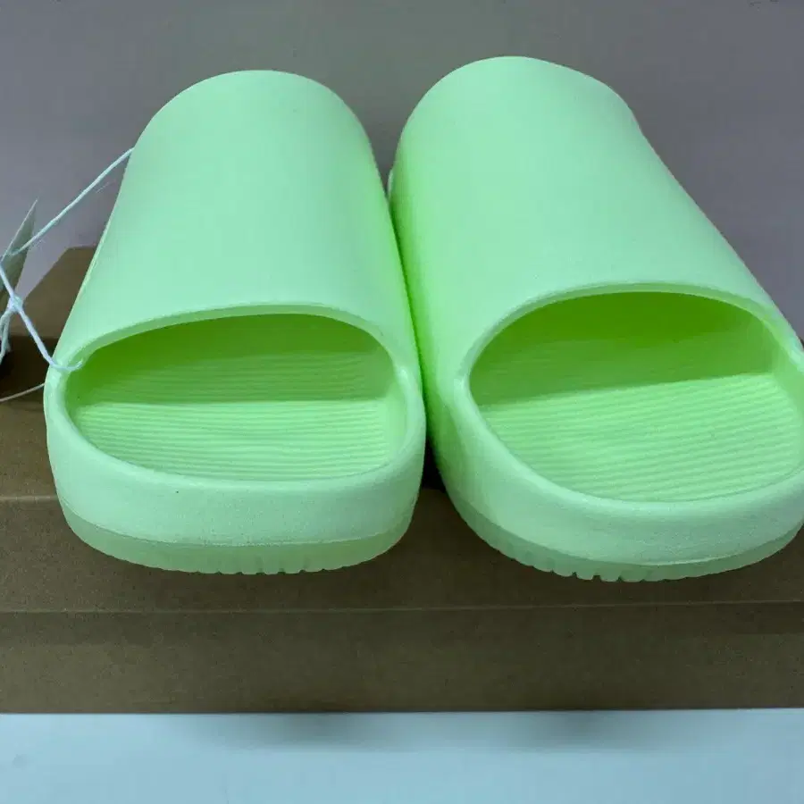 나이키 캄 슬라이드 새상품