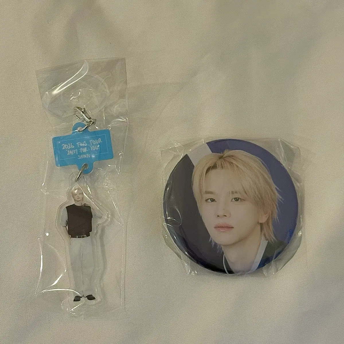 투어스 일본 팝업 가챠 신유 메지루시 키링 + 캔배지 소다소다 뱃지 배지