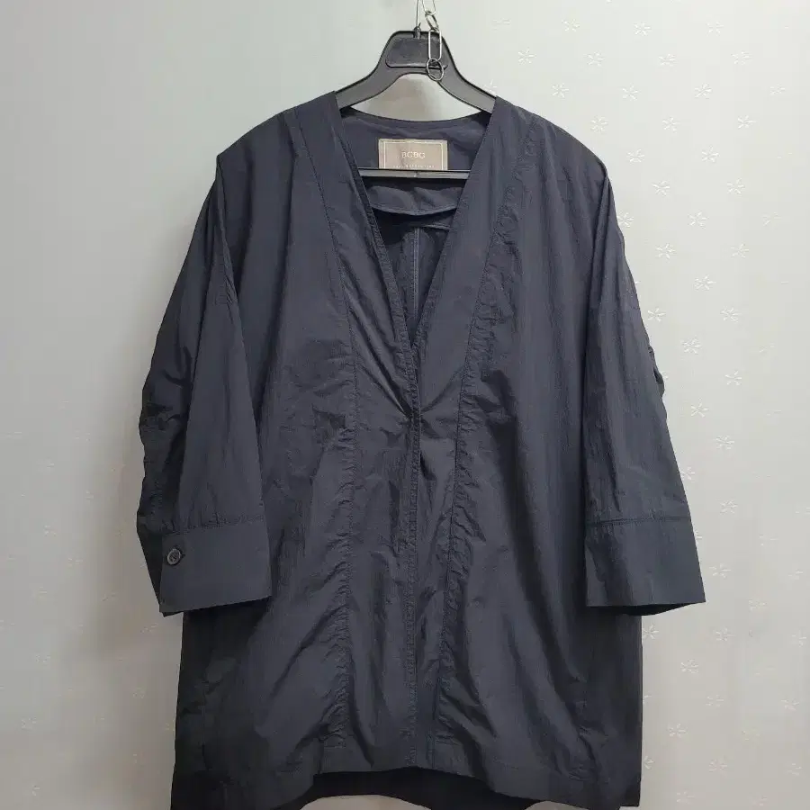 66)BCBG 네이비 V넥 7부 소매 자켓