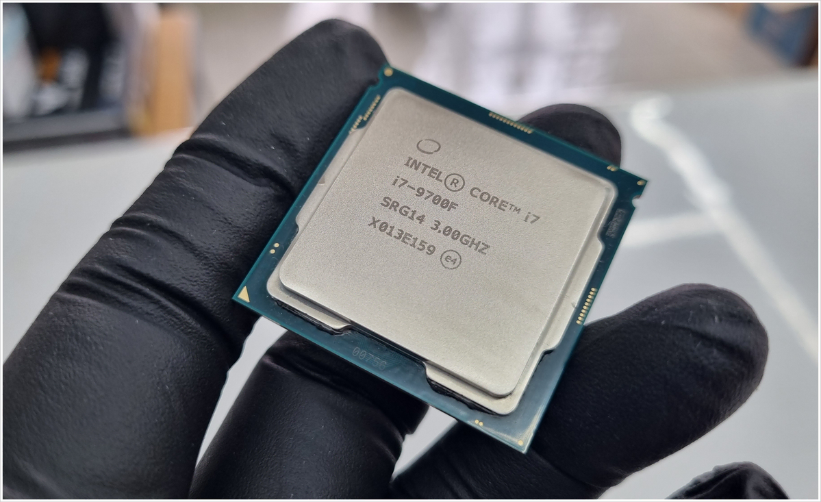 인텔 i7 9700F CPU