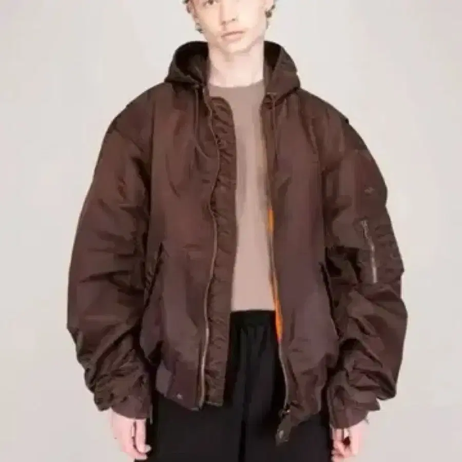발렌시아가 3b 브라운 후드 봄버