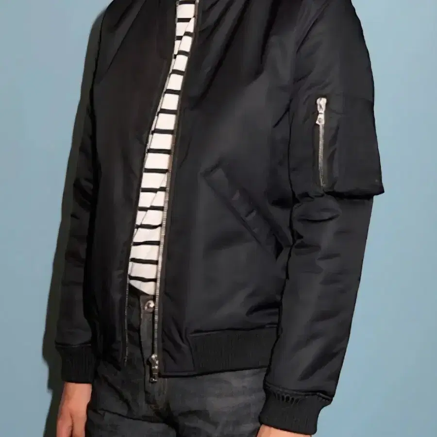 A.P.C.(아페쎄) 남성용 MA-1 나일론 봄버 재킷