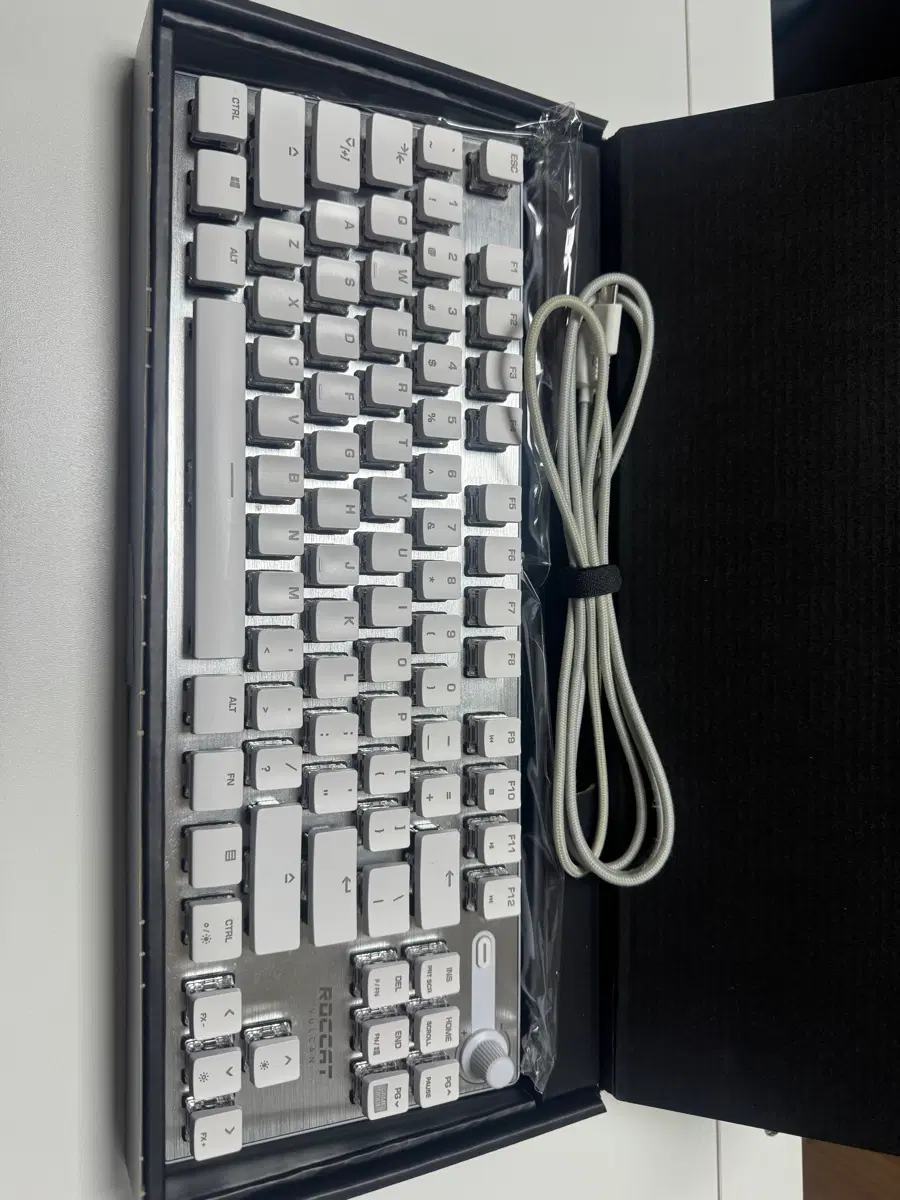 로켓 불칸 TKL 적축